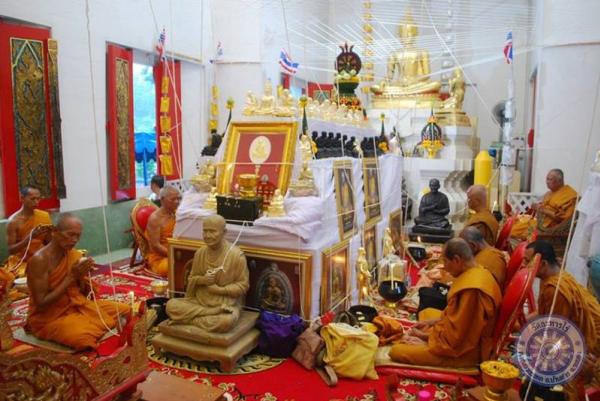 พระภูธร